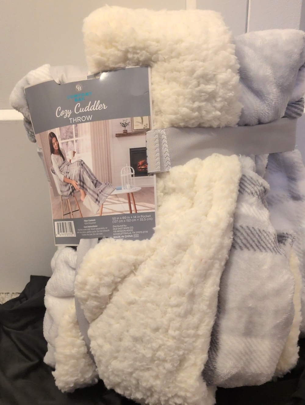 Comfort Bay Cozy Cuddler Throw Blanket - Cream and Light Gray